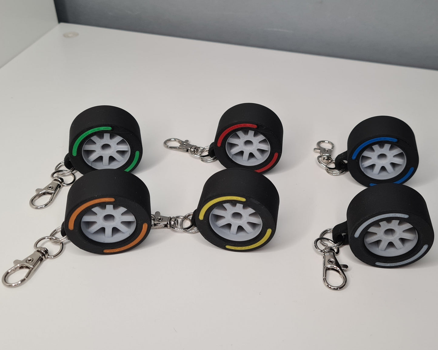 Formel 1 Reifen Schlüsselanhänger – Perfektes Geschenk für Formel 1 Fans