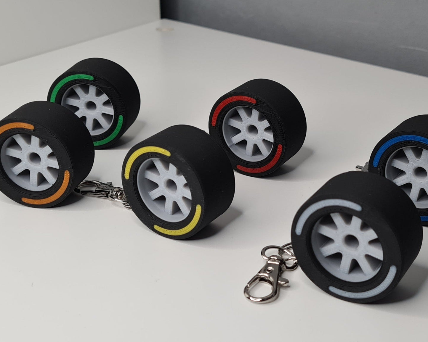 Formel 1 Reifen Schlüsselanhänger – Perfektes Geschenk für Formel 1 Fans